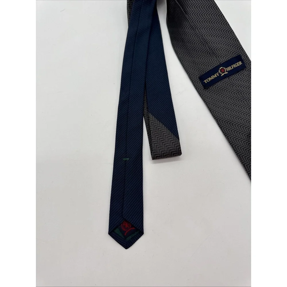 Tommy Hilfiger GRAY‎ FRONT w/ BLUE TAIL Silk 57